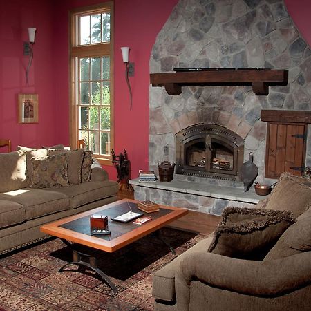 Hideaway Lodge B And B Вудинвилл Экстерьер фото